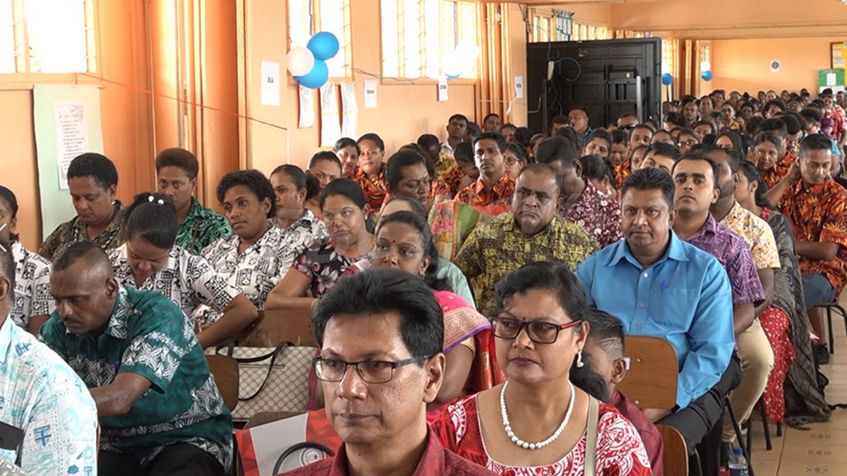 Fiji Teachers Union General Secretary Muniappa Gounder has called out the former Minister for Education Premila Kumar to focus on her role as a Member of the Opposition in Parliament and not to involve herself in trade-union matters.
#FBCNews 
More:fbcnews.com.fj/news/stick-to-…