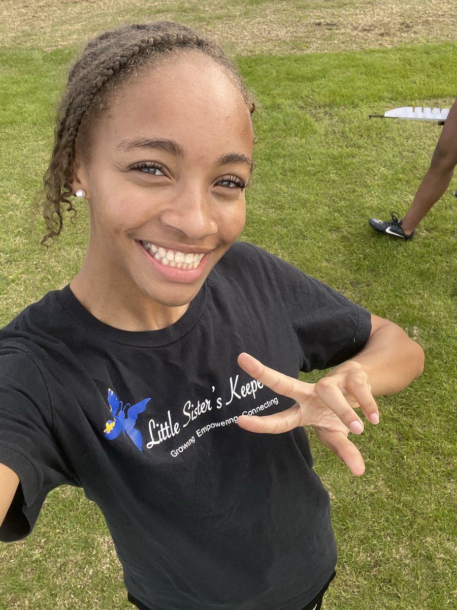 SharkTrackSCHS's tweet photo. After a much successful high school career, this shark @lovejayda2023 has signed her National Letter of Intent to attend @BearkatsTFXC in the fall. Congratulations Jayda and we wish you well! #seniorsznover https://t.co/hpuELz1FwR
