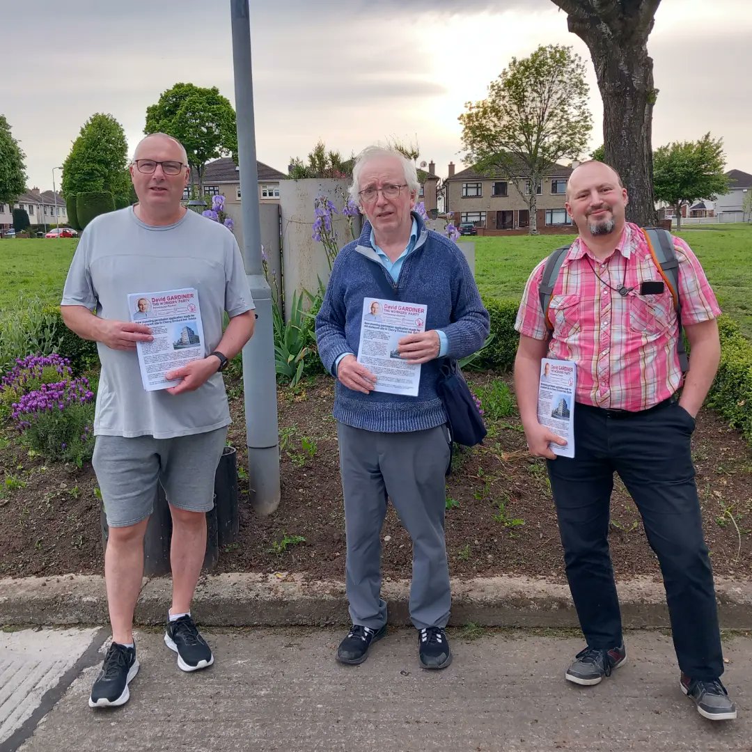 workersparty's tweet photo. ✊🏻🚩🇮🇪 Workers' Party members, including @GreeneOctober and @DavidGardinerWP, were out and about in #Dunard and #Palmerstown this evening.

ℹ️ If you live in either area and have an issue that the Workers' Party might be able to help you with, don't hesitate to get in touch. https://t.co/hfwgAoYula