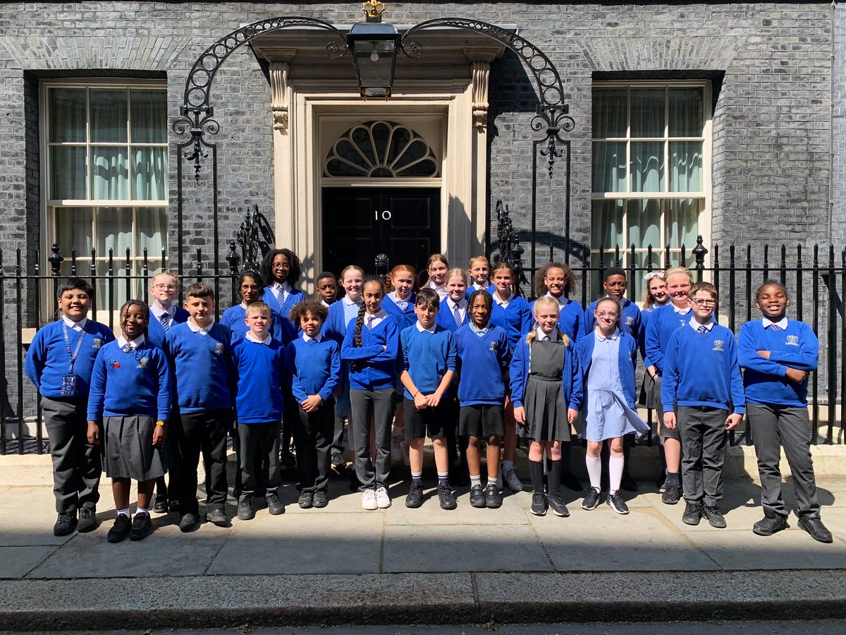 B31Voices's tweet photo. Excellent experience for the lucky Year 6 pupils (and staff!) from @SaintPetersSch in #BartleyGreen who had a wonderful trip to London yesterday 😊

#B31SupportingLocal #London #housesofparliament #10downingstreet #PositiveSWBrum #Birmingham #birminghamuk https://t.co/lCzT3aBlGd
