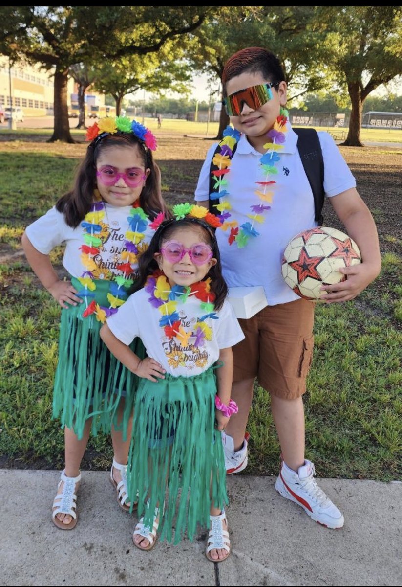 GWTruett's tweet photo. We love celebrating! This is us! We celebrate AAPI (Asian-American Pacific Islander Month)! It's so great to see all of  our diverse cultures and heritages first hand. @ACEDallasISD @TeamDallasISD @PrincipalBernal #tigertough #AAPIHeritageMonth https://t.co/8pnZsySVA1