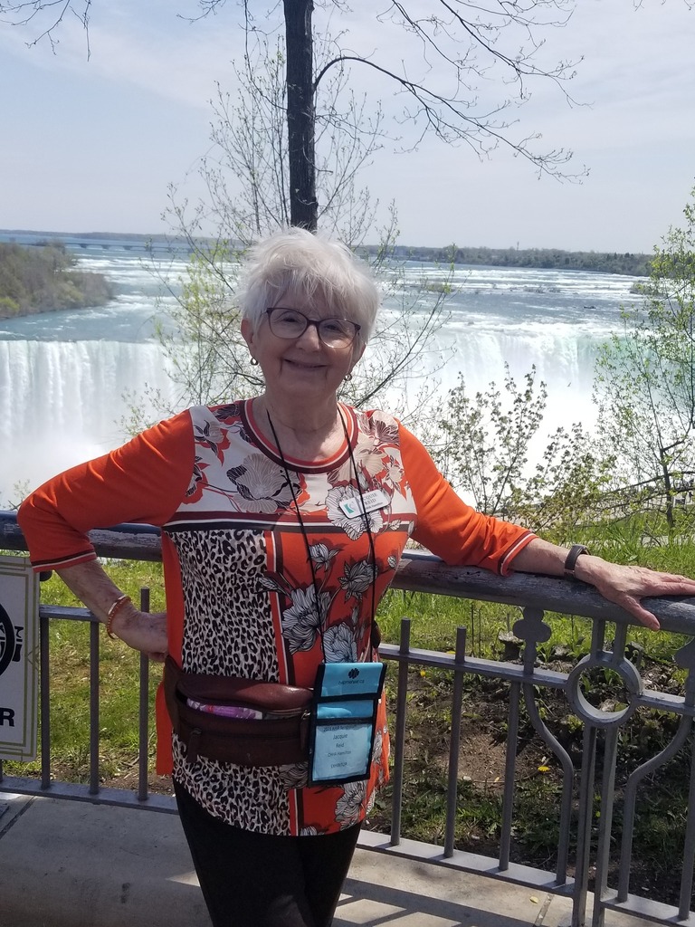 ChhaHamilton's tweet photo. Jacquie Reid at lunch time break enjoying the view of Niagara Falls. https://t.co/p56qw7BEMg
