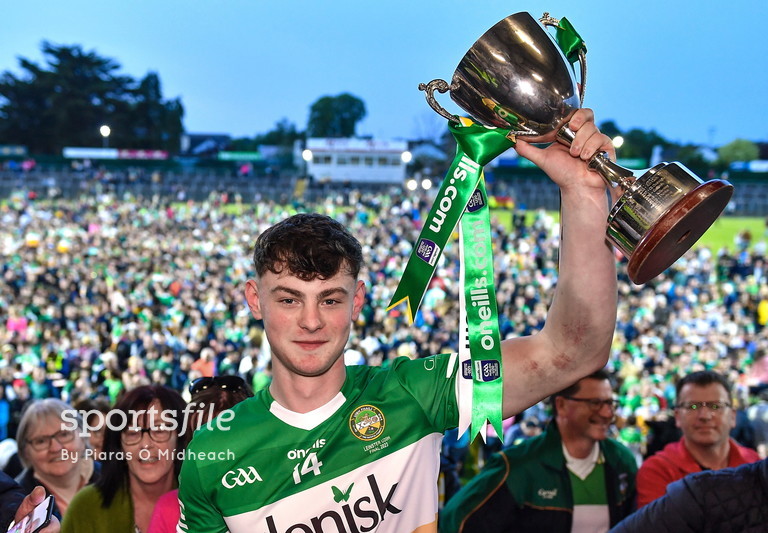 sportsfile's tweet photo. An Offaly-Good Win!

@Offaly_GAA beat Wexford in a cracking https://t.co/UfcBU3QJf6 Leinster GAA Hurling U20 Championship Final in Carlow!

📸 @SportsfilePOM &amp; @MarkenStephen

https://t.co/uEE03p0qaS https://t.co/VkEVUltw5F