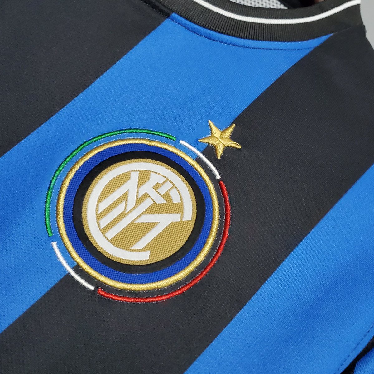 lojacamisaonze's tweet photo. E a camisa da última final de Champions da Inter tá no site! ✅ https://t.co/1idwtxhMyj