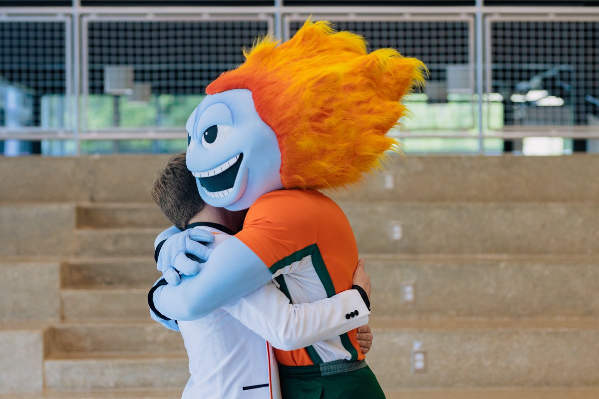 ItsEricAaberg's tweet photo. Thank you, Temoc, for not just being my own UTD Hannah Montana moment, the sweetest Comet and alter personality, but also for being my best friend. You help make everyone around you happy, and I couldn’t be prouder of you. U-T-D Whoosh! 🧡💫 #UTDGrad #UTDone #UTDallas https://t.co/e6fomiT6Ad