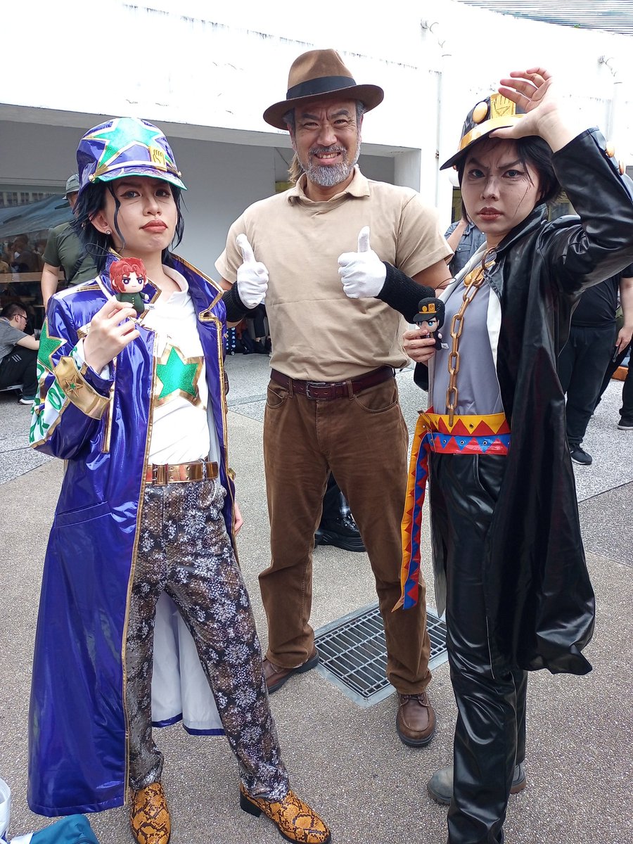 USAUSAMAN1's tweet photo. 3部承太郎にまた会えました🌕✋@MurasakiWu
6部承太郎にも会えました⭐✋
#PF38 https://t.co/HXNHBpC01B