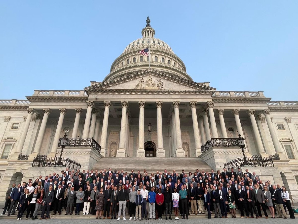 ReuelHeyden's tweet photo. For #NationalGolfDay 2023 @NufarmUSTurf joined #EXCELLeadership Program and #golf leaders in Washington to talk with congressional leaders on topics impacting the golf industry while participating in a community service project at the #NationalMall 
https://t.co/xK2YN6L4X6 https://t.co/ZYUKe50Q1L
