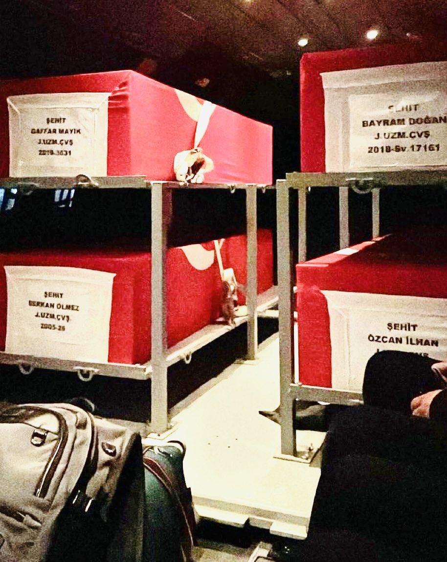 Feda edilen bir ömrün, 
Katlanılan onca çilenin,
Yaşanılan onca cefanın karşılığı bu olmamalı...
<a href="/alitilkici38/">Ali Tilkici 🇹🇷</a> 
<a href="/RTErdogan/">Recep Tayyip Erdoğan</a> 
<a href="/tcsavunma/">T.C. Millî Savunma Bakanlığı</a> 
<a href="/TSKGnkur/">TSK</a> 
<a href="/dbdevletbahceli/">Devlet Bahçeli</a> 
<a href="/RTEdijital/">Erdoğan Dijital Medya</a>
#UzmanÇavuş
#UzmanÇavuşaVefa