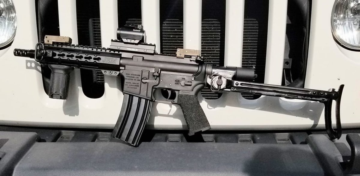 What in the Kalashnikov is going on here!!!!????? I don't like it....I don't like it one bit.......what about you?

#ar15 #ak #556mm #arbuilder #akbuilder #ar15builder