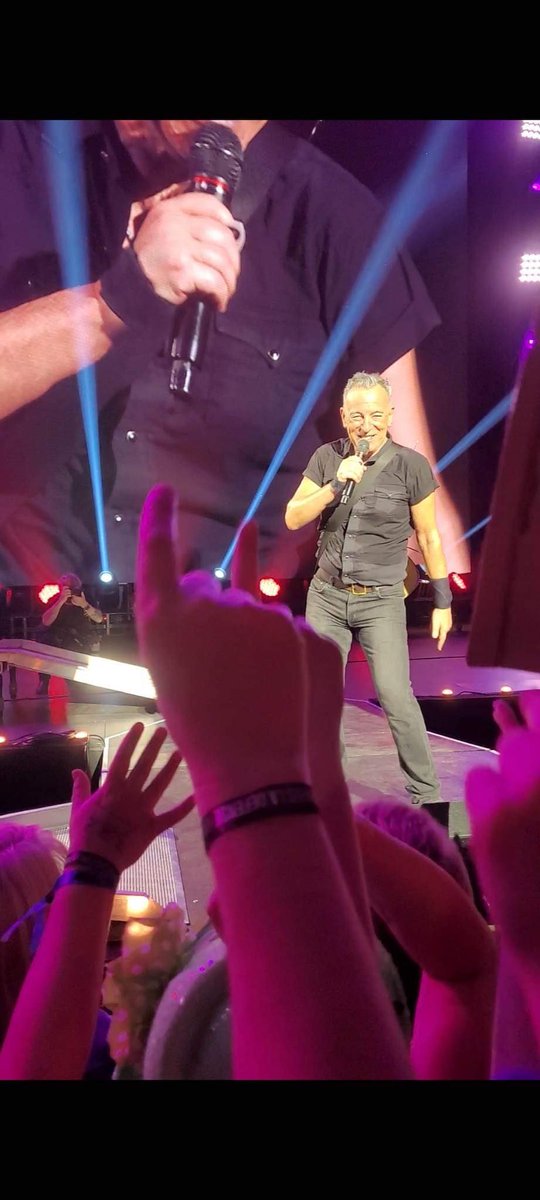Giovanna_Ali's tweet image. Ce sourire, je m’en remettrai pas vivement le prochain concert 🥹 #Springsteen2023