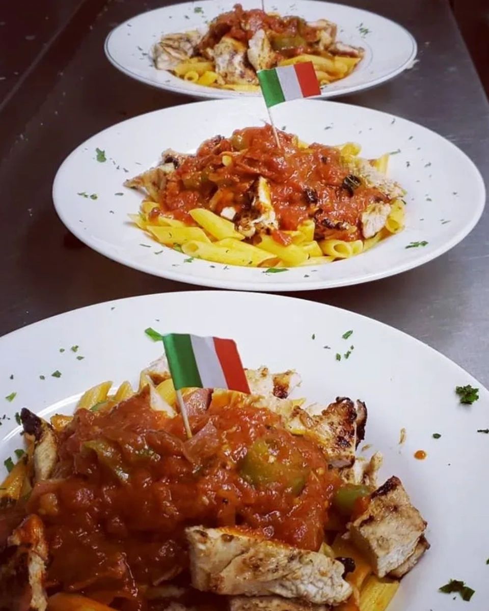 BazzarelliRest's tweet photo. Trying to decide what to have for dinner tonight? Bringing the whole family to our place for some penne is always the right answer. #BazzarelliRestaurantPizzeria #pizza #pasta #Moonachie #MoonachieNJ https://t.co/nKO5PG3W1V