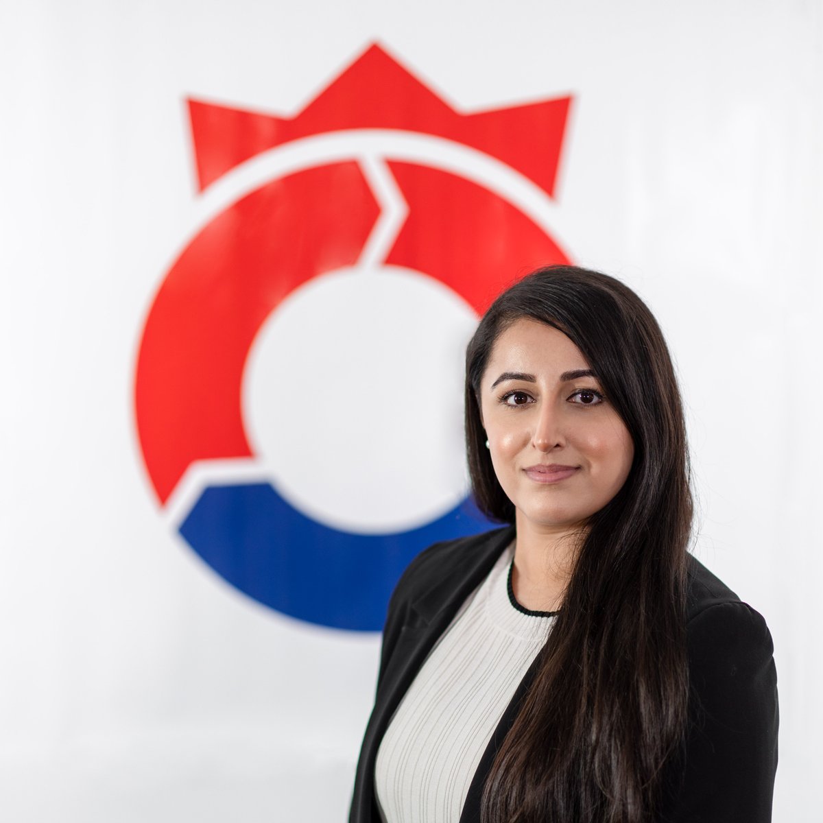 starbridgeuk's tweet photo. This is Yasmine 👋

Yasmine has been part of the 1st Class Accounts team for 3 years and believes that being a good listener and communicator is key to achieving success in her role  🙌

Book a consultation: https://t.co/Zz6lu9FFlZ

#meettheteam #selfemployedUK https://t.co/OMdAPbO6Cc