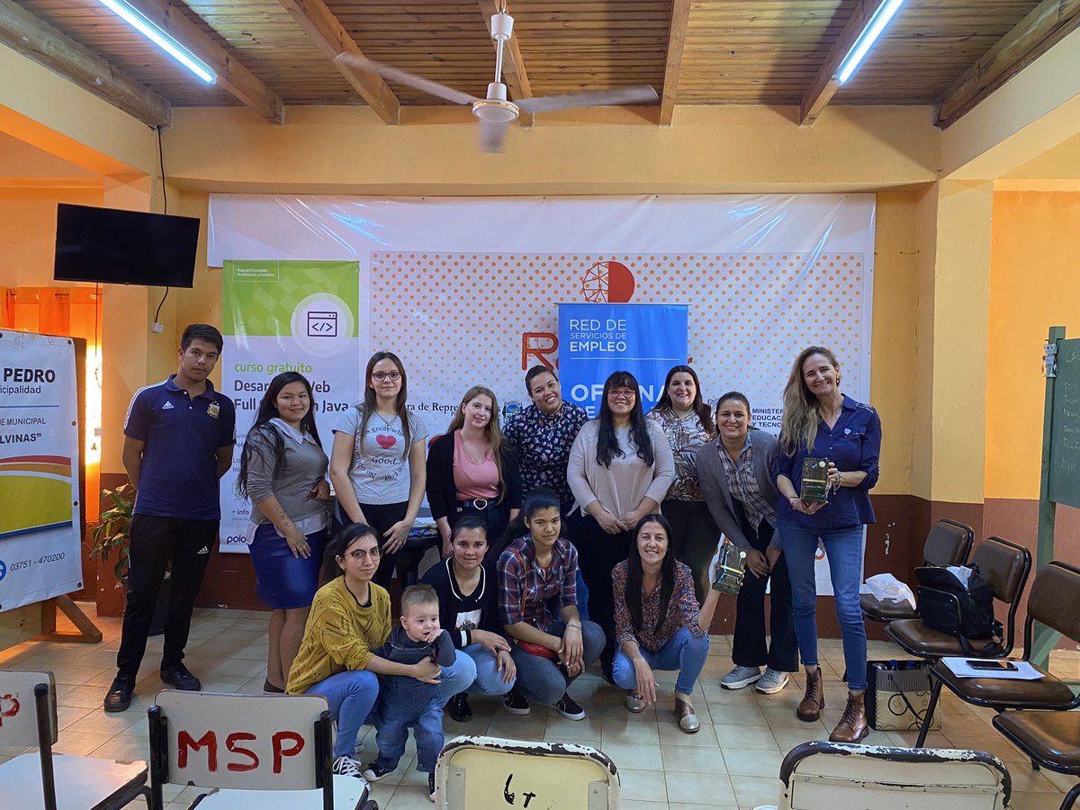 veroderna's tweet photo. ✅Iniciamos 6 cursos de introducción al trabajo en B. de Irigoyen, S. Pedro y S. Javier.

✅ En ellos brindamos un espacio para la reflexión sobre las aspiraciones educativas y laborales de cada joven. 
@MinTrabajoAR 
@gobmisiones 
@vilchezmatiasok @UPMisiones https://t.co/9iyb5otbUf