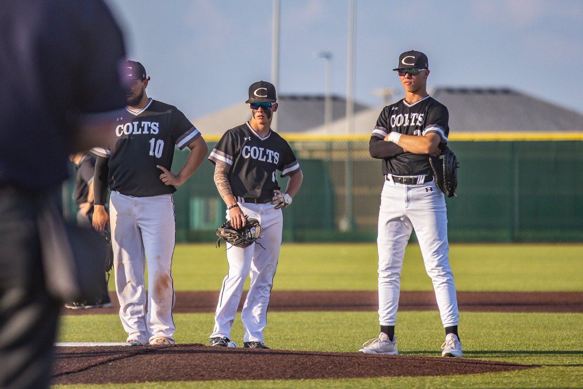 Rustoff28's tweet photo. 6A Regionals today @ Topeka vs Junction City
#coltstrong #AW28 #letsgooo #campuscolts
#oneteamonetask https://t.co/iAUjK6XfHV