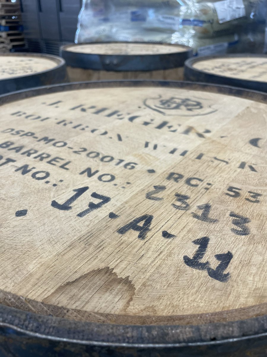 TransparentBrew's tweet image. Looky 👀looky👀 We got us some @JRiegerCo freshly emptied whiskey barrels. These will make a future beer very happy! Stay tuned!  

#TransparentBrewing