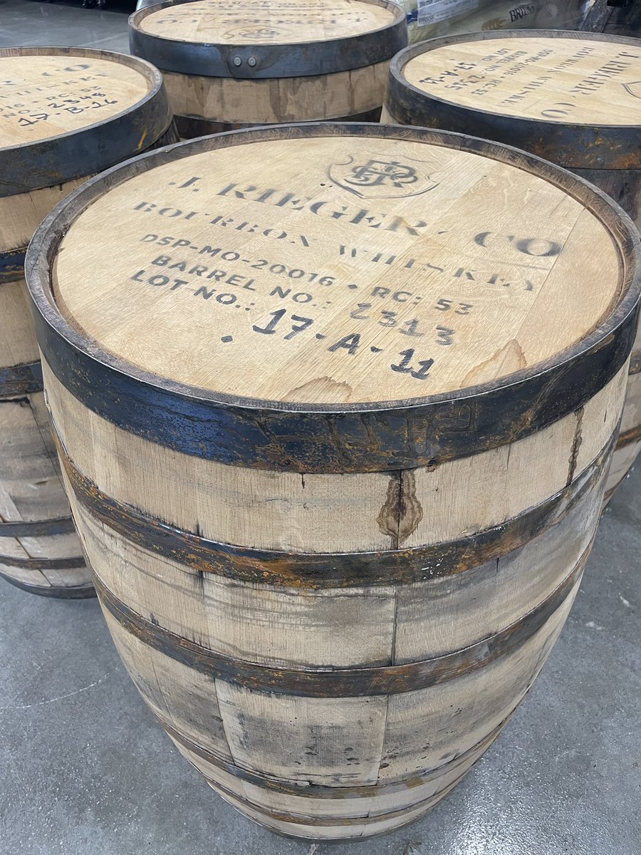 TransparentBrew's tweet image. Looky 👀looky👀 We got us some @JRiegerCo freshly emptied whiskey barrels. These will make a future beer very happy! Stay tuned!  

#TransparentBrewing