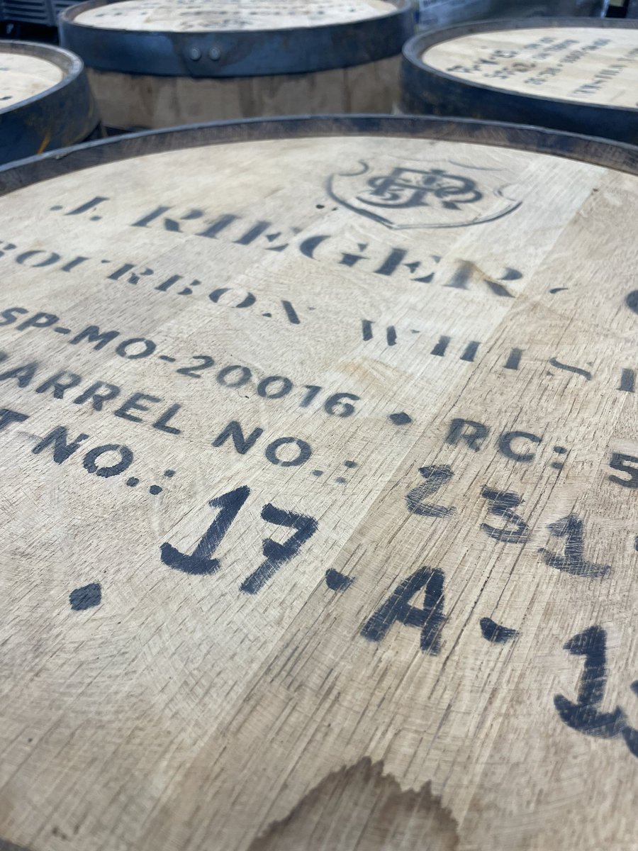 TransparentBrew's tweet image. Looky 👀looky👀 We got us some @JRiegerCo freshly emptied whiskey barrels. These will make a future beer very happy! Stay tuned!  

#TransparentBrewing