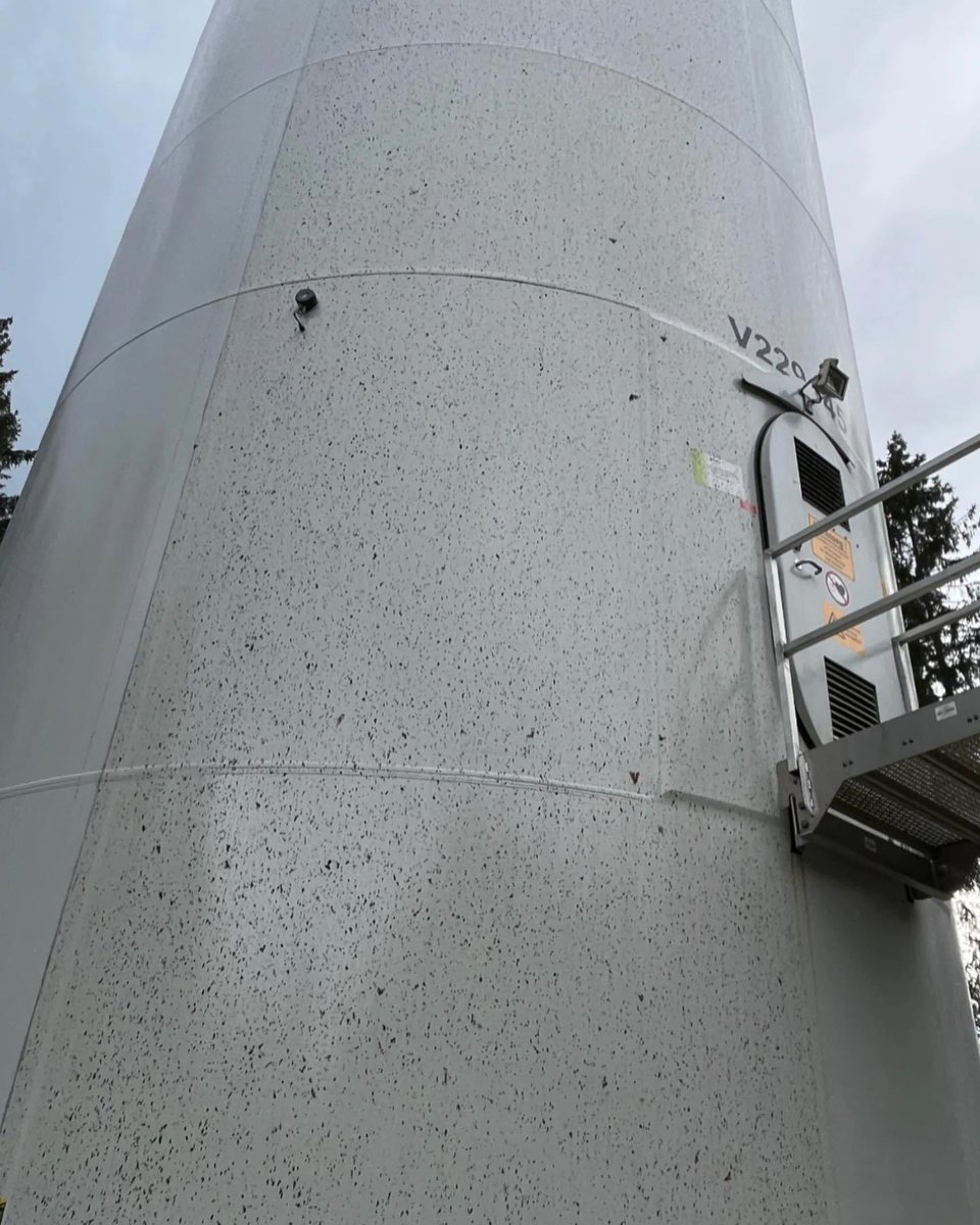 Joerg_Rehmann's tweet photo. Bei Bad Saulgau sei ein Windrad havariert und eine relevante Menge Öl ins Freie gelangt bzw. am Turm heruntergelaufen. #Technikfolgen
#Windkraft
https://t.co/xhcNsc0gQq https://t.co/qWerXvUOY3