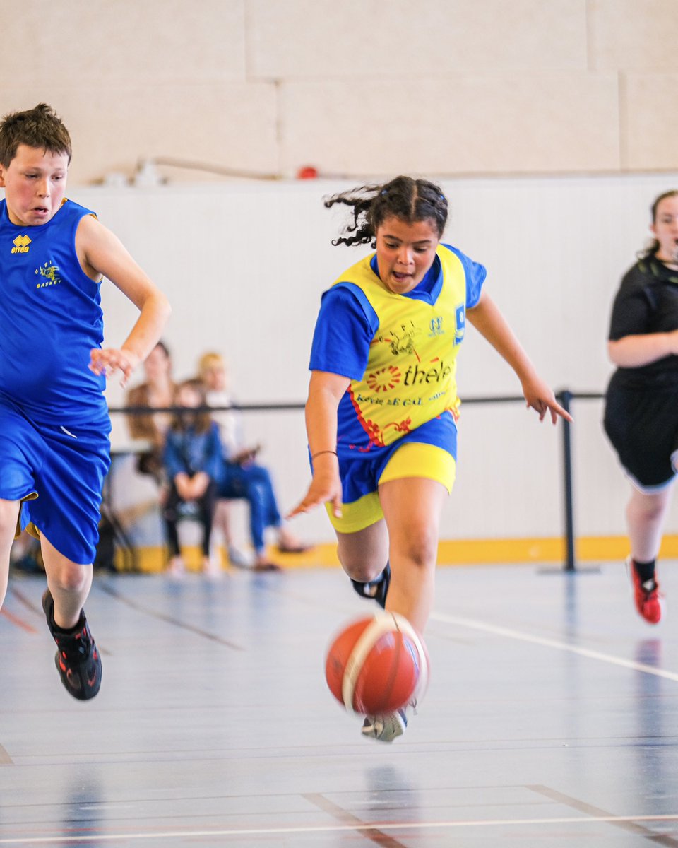 Folclobasket's tweet photo. 📸

🔵🟡 𝗙.𝗢.𝗟.𝗖.𝗟.𝗢 🟡🔵

#folclo #basket #folclobasket #basketball #sport #lorient #morbihan #bretagne #france #ffbb #championnat #victoire #district #equipe #quartier #kervenanec #basketfeminin https://t.co/tTelVn4qa4
