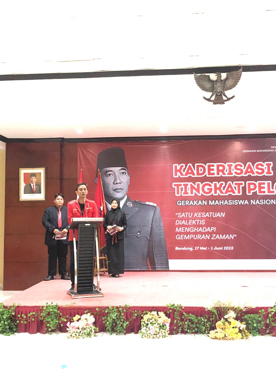 dppgmni_id's tweet photo. Merdeka, pembukaan kegiatan Kaderisasi Tingkat Pelopor (KTP) GMNI bertemakan "Satu Kesatuan Dialektis Menghadapi Gempuran Zaman" berlokasi di Bandung tanggal 17 s/d 01 Juni 2023.

GMNI Jaya! 
Marhean Menang! 
#ktpgmni #dppgmni #gmni https://t.co/QsC9uNz0sL
