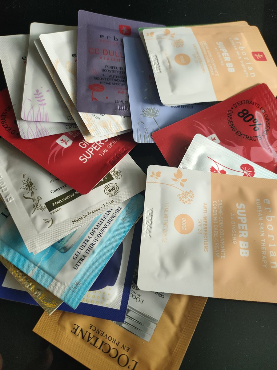 Maeluna36's tweet photo. Retour de la pharmacie. Comment vous dire que ma pharmacienne est top ❤️ Go tester tout ça https://t.co/lD504pCbe2