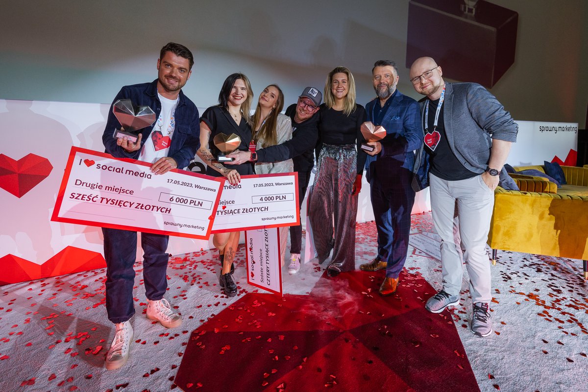 Trzeci dzień konferencyjny I ❤️ Social Media dobiega końca, a wraz z nim…

Ogłoszenie wyników! 🚀

🏆 <a href="/ukkesz/">Łukasz Kępiński</a> (5,57)
🥈 James Behr (5,56)
🥉 Rafał Szymański (5,18)
4️⃣ <a href="/KamilBolek/">Kamil Bolek</a> (4,94)
5️⃣ Zuzanna Śleszyńska (4,90)
6️⃣ Aleksandra Sidorowska (4,76)
7️⃣ Anna Ledwoń-Blacha (4,70)
