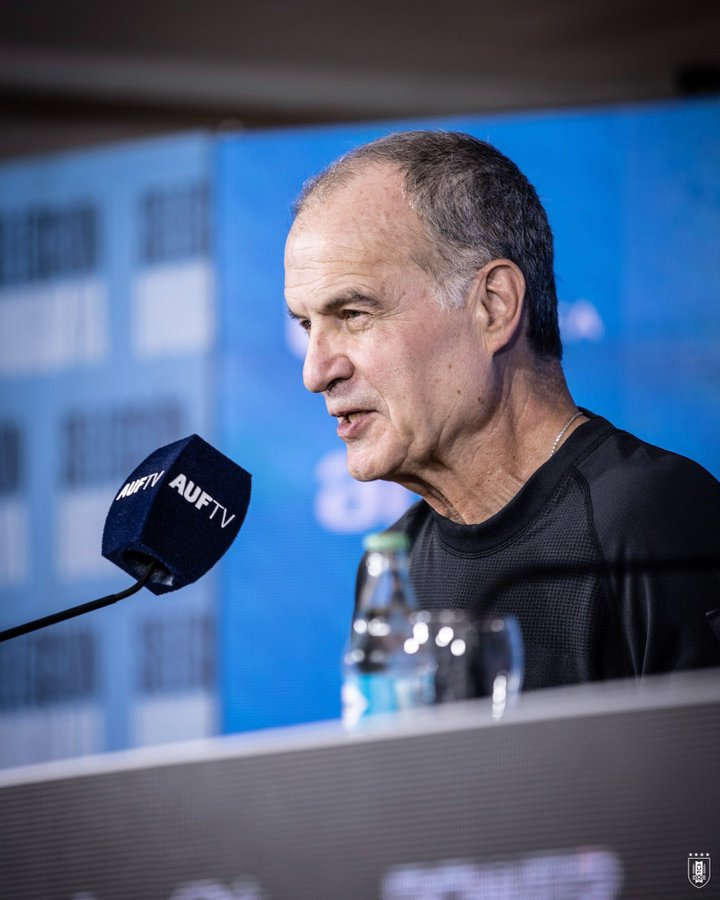 "Los seres humanos buscamos ser queridos. No hay ser humano que no luche por despertar afecto. En el fútbol, el afecto se consigue instalando recuerdos inolvidables en la memoria colectiva".

✍️ Marcelo Bielsa, en su asunción como DT de 🇺🇾.