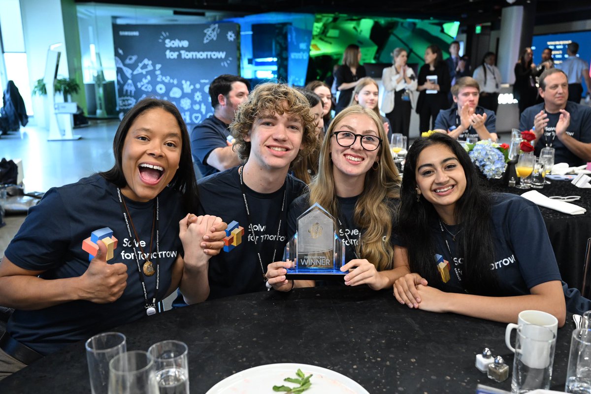 HillsboroughSch's tweet photo. Congratulations to this phenomenal team from @TheSCHSChargers on being named this year’s #SamsungSolve National Winner!

They’ve won a $100,000 prize package, including Samsung products and resources to enhance their STEM classroom.

@SamsungNewsUS https://t.co/lvNYAtWVAn