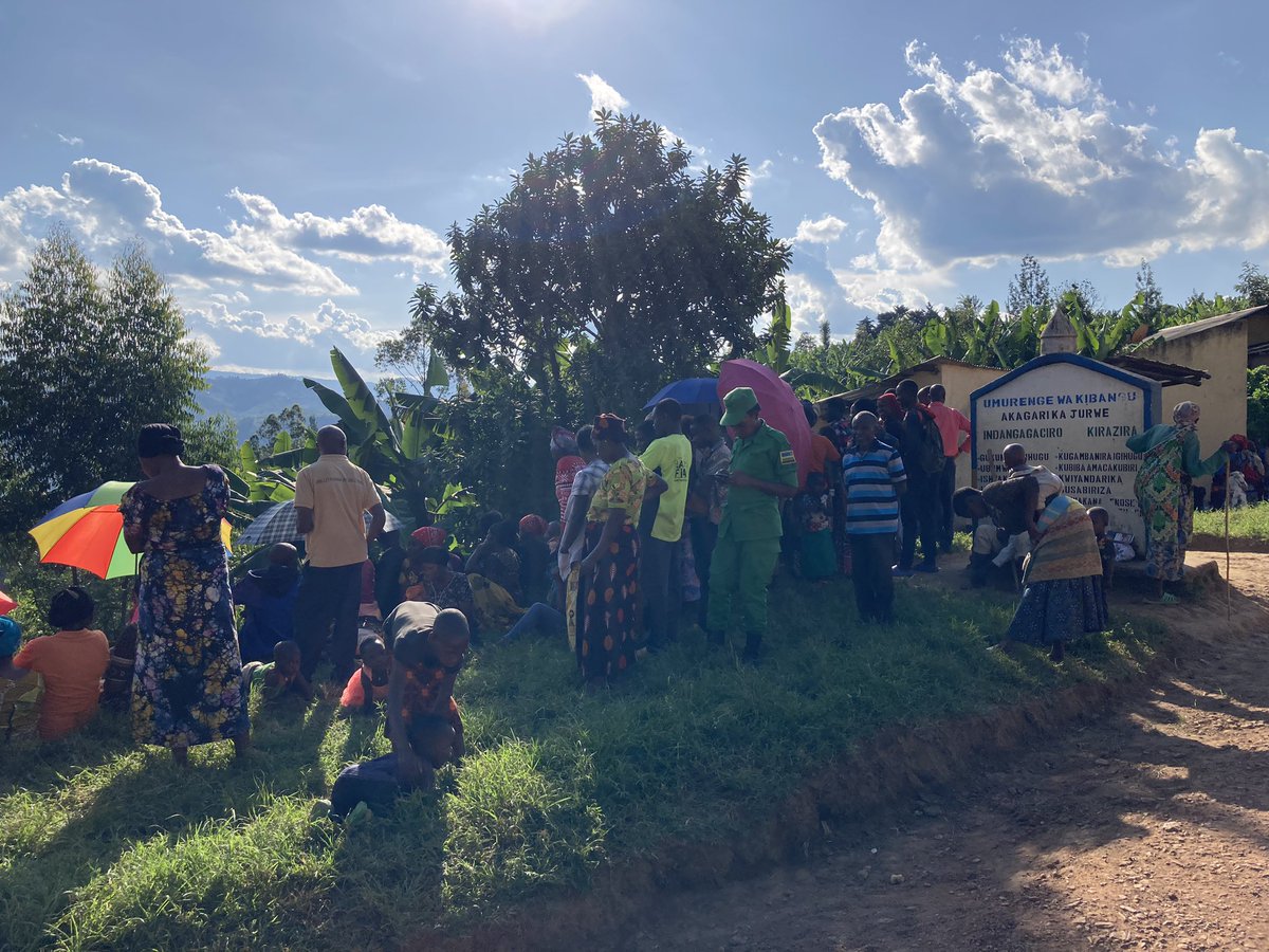 DrFulgenceN's tweet photo. Abaturage ba @SectorKibangu @Muhangadis bahawe ubujyanama ku #Buzima, #Isuku, #ImirireMyiza, #KubonezaUrubyaro, Kwirinda indwara zitandura… muri 243 Bapimwe indwara zitandura, abagaragaje ibimenyetso by’uburwayi bahawe gahunda yo kwitabwaho @RwandaHealth @RwandaSouth @RBCRwanda https://t.co/zFhCUUd47o