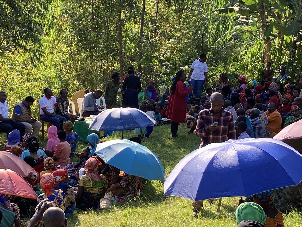 DrFulgenceN's tweet photo. Abaturage ba @SectorKibangu @Muhangadis bahawe ubujyanama ku #Buzima, #Isuku, #ImirireMyiza, #KubonezaUrubyaro, Kwirinda indwara zitandura… muri 243 Bapimwe indwara zitandura, abagaragaje ibimenyetso by’uburwayi bahawe gahunda yo kwitabwaho @RwandaHealth @RwandaSouth @RBCRwanda https://t.co/zFhCUUd47o