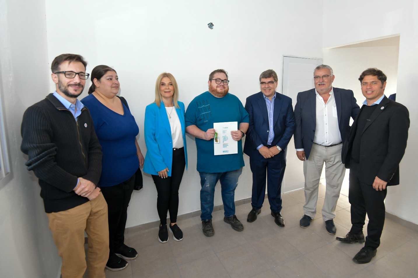 Kicillof encabez&oacute; el acto de entrega de 42 viviendas para familias de Bragado