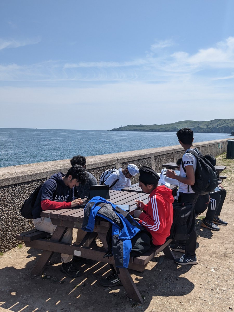 LangleyGSGeog's tweet photo. Our year 10 students expertly conducting an assessment of coastal management methods. https://t.co/dsdX1Hp1Pd