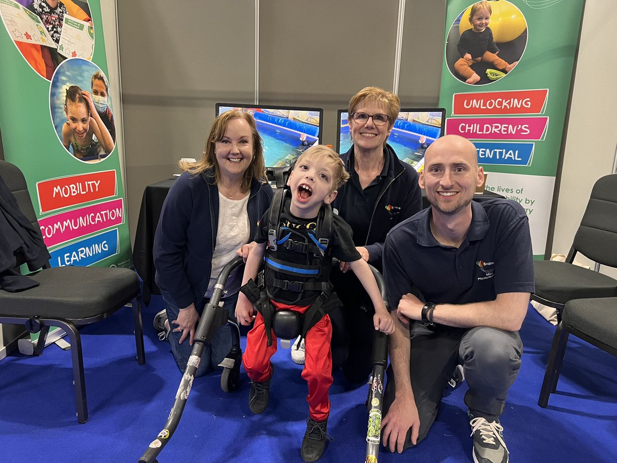 TheAmazingAiden's tweet photo. Always lovely seeing the team from @BrainwaveCentre @kidztoadultz South 💚 https://t.co/3EIUwgM7va