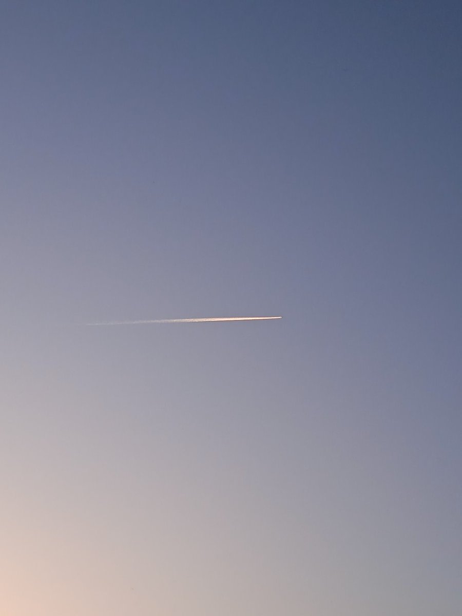 eyllozdmir's tweet photo. •Bak bir gün daha bitti.🕊️
🚅
#nature #plane #ardanuc
#Doga #Artvin https://t.co/8E2apHdBWN