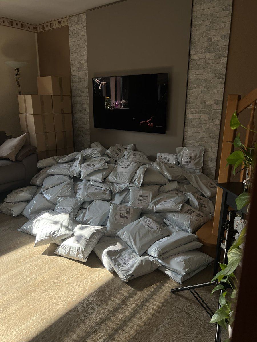 ambvlce's tweet photo. MERCI INFINIMENT 🫶🏻

Je commence à tout expédier vendredi, ça va grandement aider au développement de la marque dont on parlera bientôt. Vous avez encore 24h pour bénéficier des -50% sur tout le site après c’est terminé!

Merci pour tout le love‼️

➡️ https://t.co/70c6PWQVXs https://t.co/GClCAiKsR0