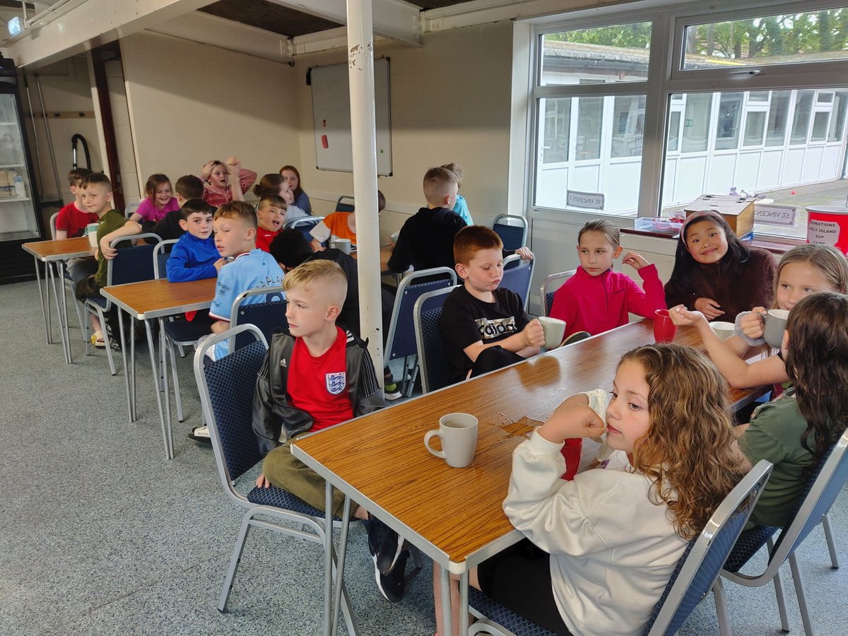 digisjb's tweet photo. Ready and waiting for our evening meal on Holy Island. #StJoesLivingCurriculum #StJoesOnTour @HTStJosephs @Y4sjb @year6sjb https://t.co/RCrGhzNuXp