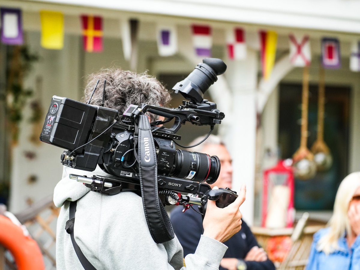 Beaulieu06310's tweet photo. 🎬 Tournage #TV sur le port des fourmis de #BeaulieuSurMer pour l'émission #MonCoteSud de @France3Provence avec Gérard Holtz @GHoltz_off  ! 😮 https://t.co/TsX2TGgPCD