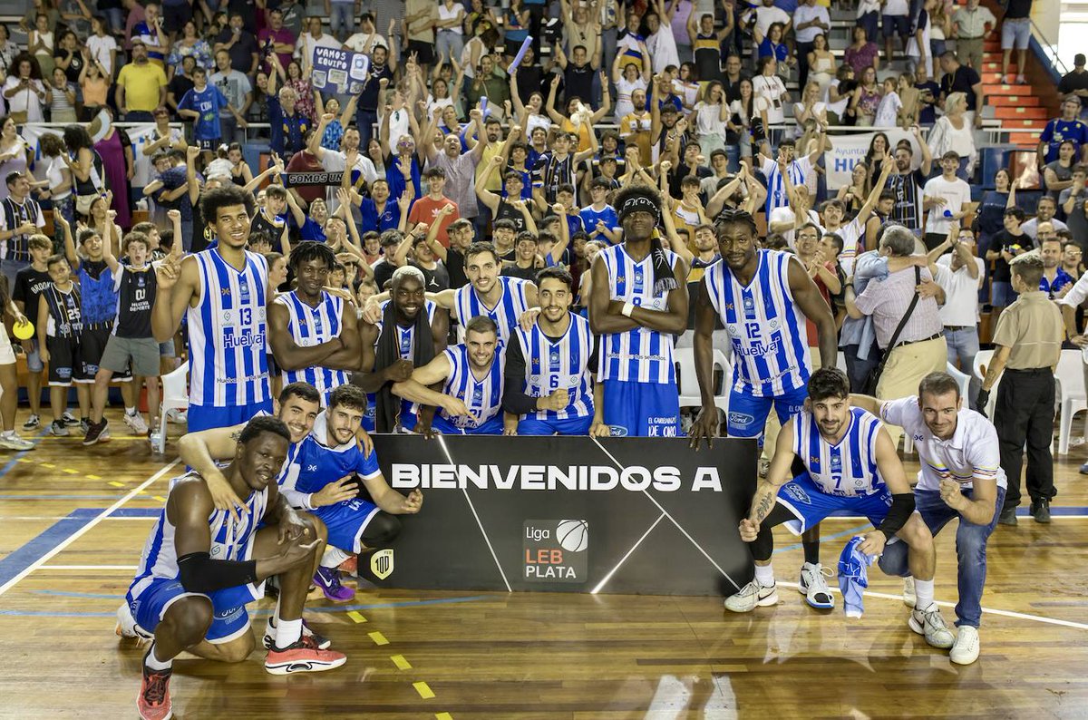 Angelcbm97's tweet photo. Y por último, dar las gracias a los aficionados de Huelva, una ciudad que ama el baloncesto y que por fin tiene a un equipo donde se merece.
Huelva es LEB Plata🥈💙🤍 https://t.co/8tMkQyUiQ3