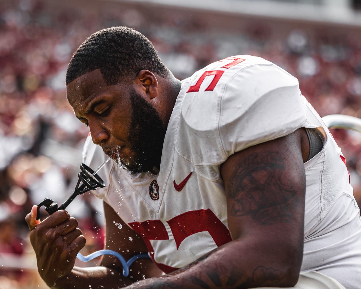 EvanEStark's tweet photo. No, 🫵 forgot to post your Spring 🏈 pics https://t.co/9NbibxVAsM