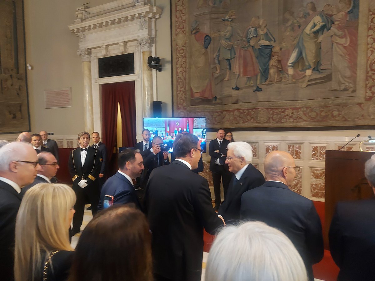 GiuffreFrancisL's tweet photo. Nell’esclusiva cornice della Sala della Regina di Palazzo Montecitorio, si è tenuto alla presenza del Presidente Sergio Mattarella il convegno “Potere e Costituzione” organizzato da #GFL in occasione del 75° anniversario della Costituzione. https://t.co/yBwzGon4V8