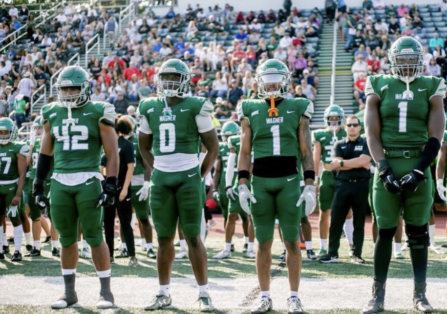 AlexBarlow_07's tweet photo. After a great talk with @getch_d I’m grateful to have received my first division 1 offer to Wagner college! #shl https://t.co/L0bdZbd3fQ