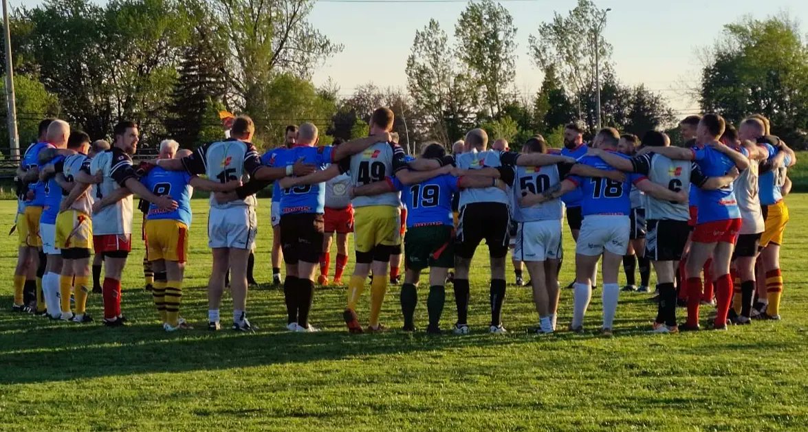 Awesome experience running out against the <a href="/ONGreybeards/">Ontario Greybeards</a> on their own turf 🙌🏉
Few sore bodies but no time to rest up, its time for the baseball <a href="/BlueJays/">Toronto Blue Jays</a> let's go ⚾️🤜🤛