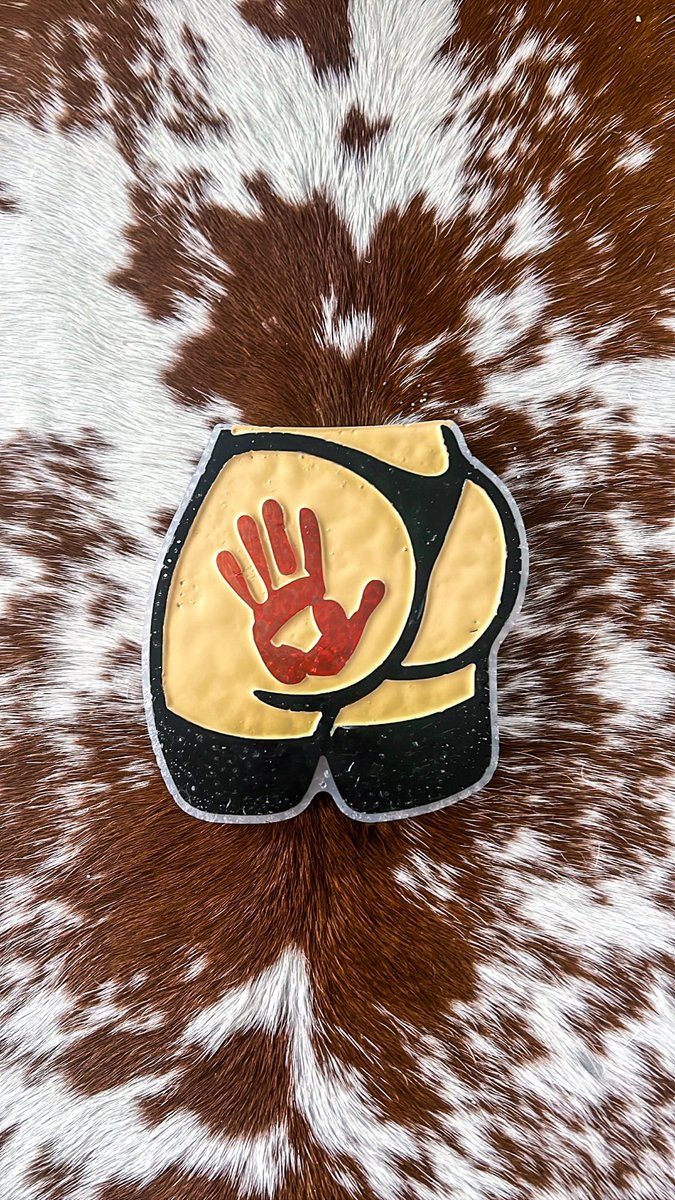 allisonshimes's tweet image. hi i finally started my small business up again and would love any and all support :) 

every rt/like/comment helps 🫶🏼

shophoneydreams.com