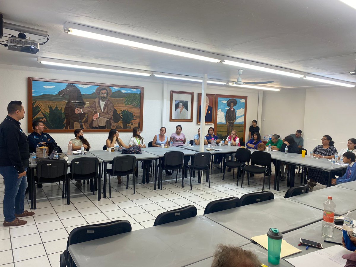 MENDEZGARAVITO's tweet photo. Secundaria General 93 trabajando juntos por una educación más pacífica y positiva para estudiantes.

Queremos reconocer su compromiso y dedicación en este importante esfuerzo por crear un ambiente escolar más armonioso y seguro para todos.

Política pública que genera conciencia. https://t.co/ZUYxiPvlPO