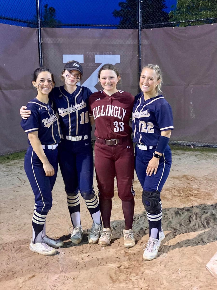 BombersElite's tweet photo. Killingly vs Woodstock 🖤🤍

@sarahmcarthur24  Delaney Anderson. @jaydendurand26 @Lexi_Thompson22 https://t.co/Sjf4o8XGJ6