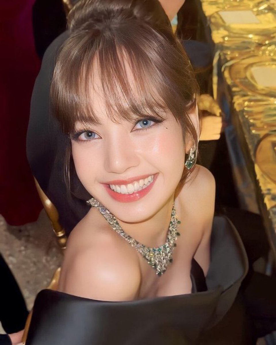 โห สวยม๊าก หนีวังมาเดบิวต์ปะ