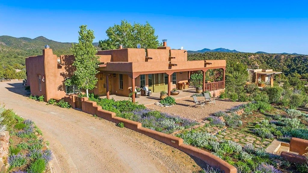 LuxuryPortfolio's tweet photo. This 25-acre luxury #equestriancompound offered by LPI @sfeproperties comes with endless unobstructed 360 views located in #Tesuque foothills, nestled against National Forest. View the full listing → https://t.co/5CAhEylJAR #LuxuryPortfolio #LuxuryRealEstate #ArizonaRealEstate https://t.co/g16tQLWrgF