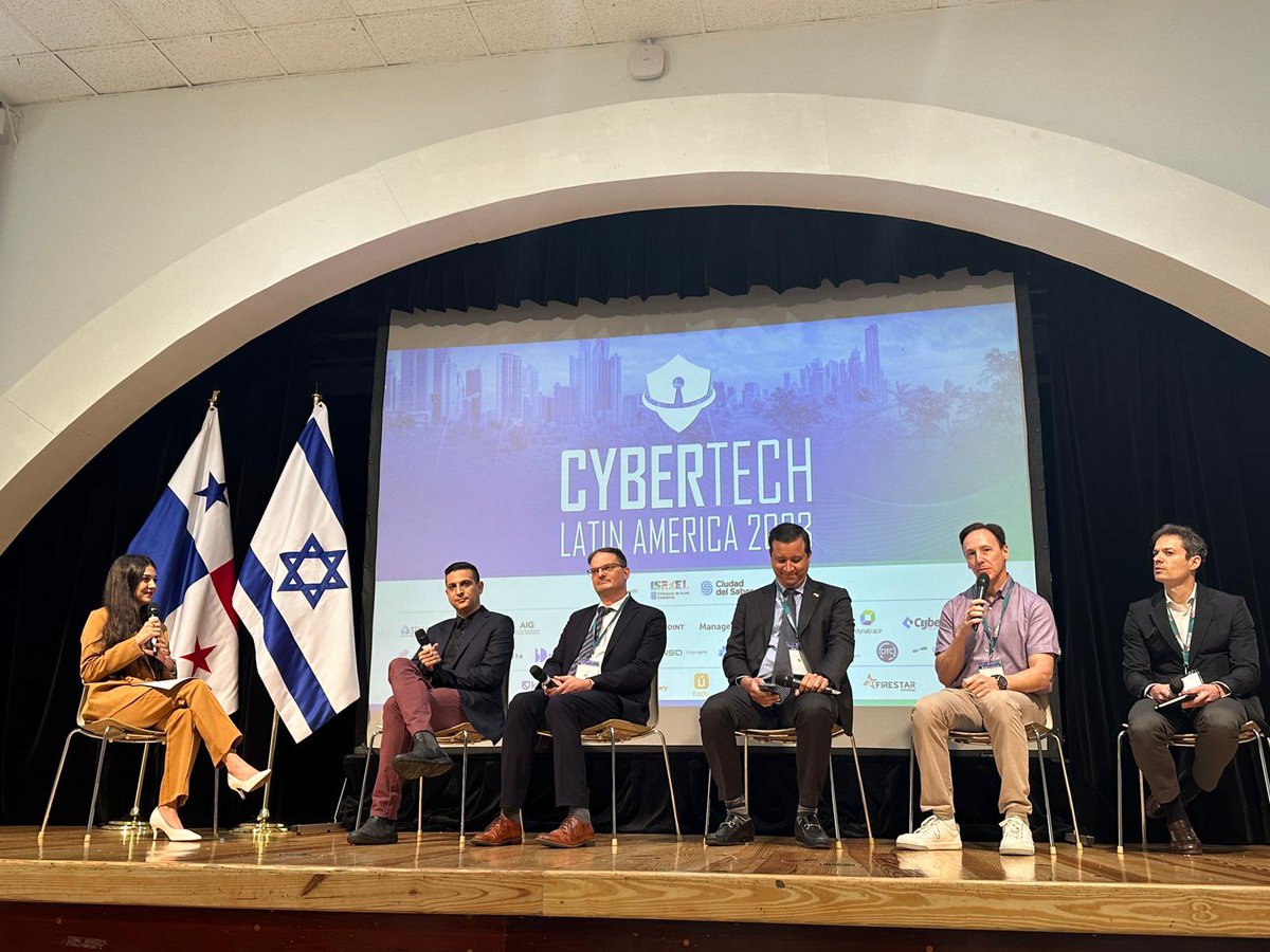 ItaiBardov's tweet image. Un excelente inicio de nuestra conferencia #CybertechLATAM, con seminarios muy interesantes y con sobrecapacidad de asistencia. Compañías líderes a nivel mundial están en Panamá para discutir tecnologías y capacidades cibernéticas, que son tan importantes hoy en día para…
