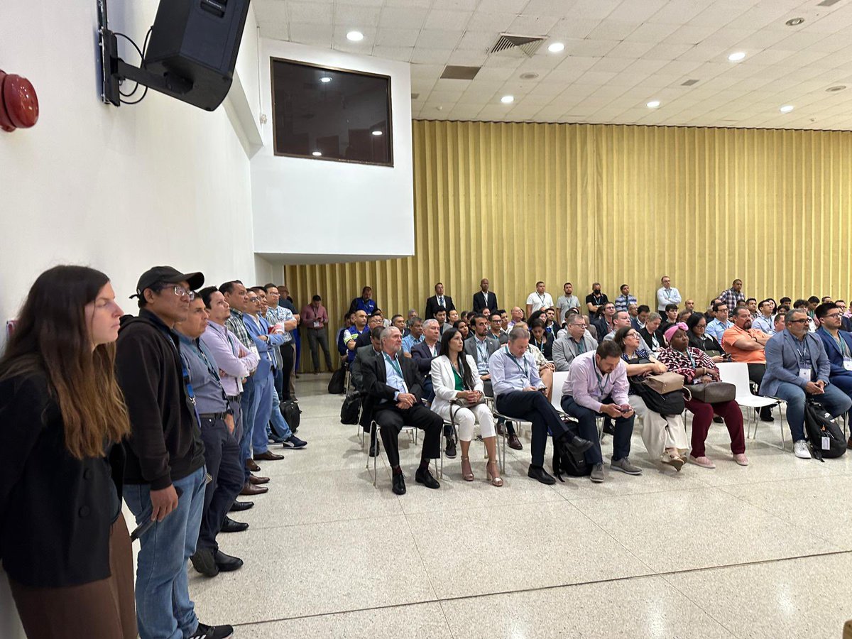 ItaiBardov's tweet image. Un excelente inicio de nuestra conferencia #CybertechLATAM, con seminarios muy interesantes y con sobrecapacidad de asistencia. Compañías líderes a nivel mundial están en Panamá para discutir tecnologías y capacidades cibernéticas, que son tan importantes hoy en día para…