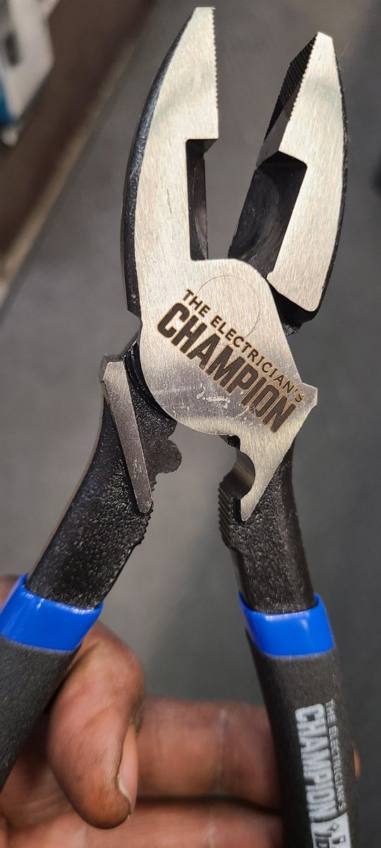 So_New_York's tweet image. Yea I work with strippers #Local3 electricians of New York in